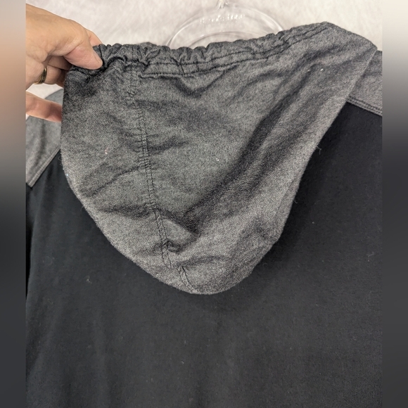 Rock And Republic Large Pullover With Drawstring Hood Black/Gray - Picture 4 of 10